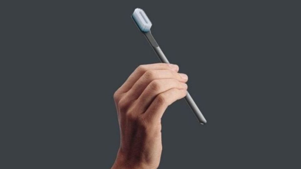SuperBlue by Dylan Fealtman: The Self-Sanitizing Toothbrush
