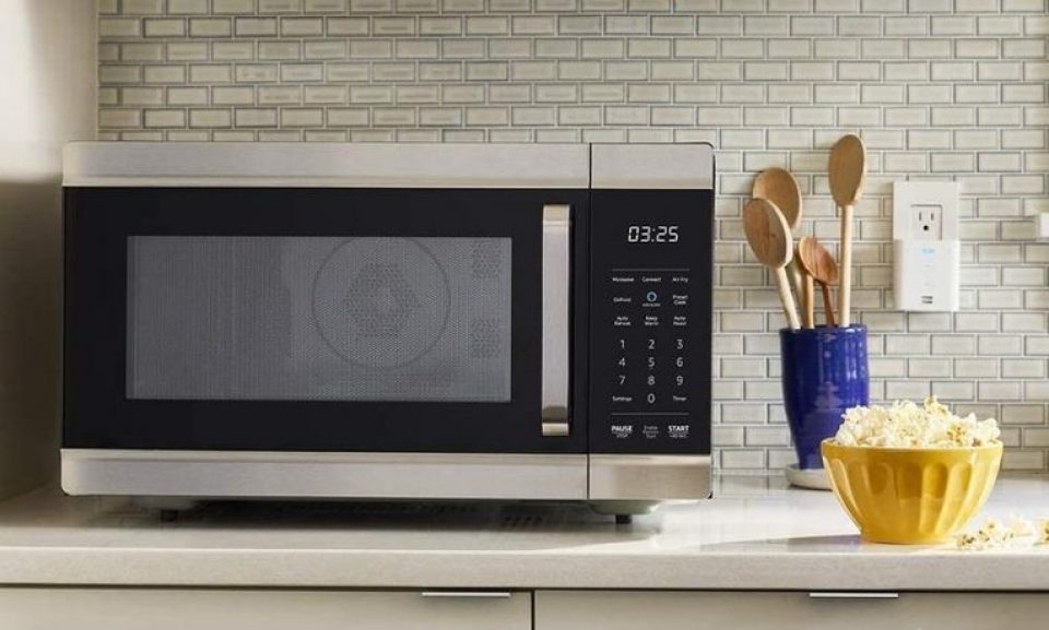 Amazon Smart Oven: A 4-in-1 Cooking Device