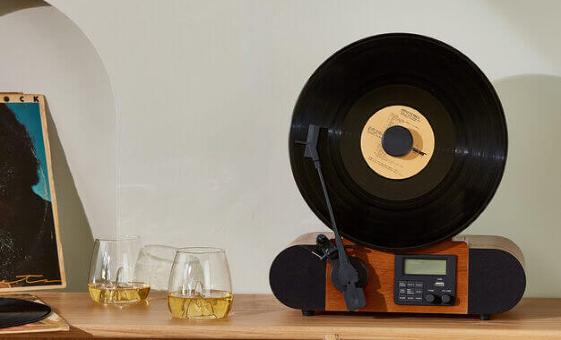 Fuse Vert Vertical Vinyl Record Player