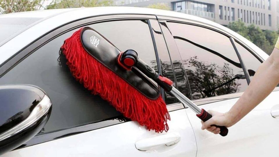 RIDE KINGS Exterior Car Duster with Telescoping Handle Removes Dust and Pollen