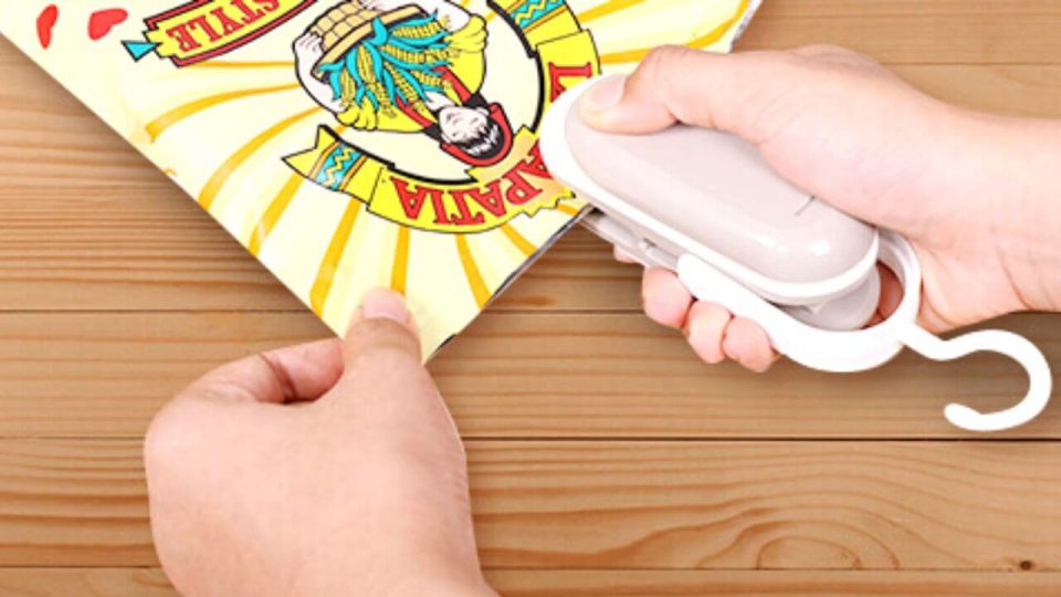 Mempedont Mini Bag Sealer Keeps Food Fresh and Prevents Food Decay